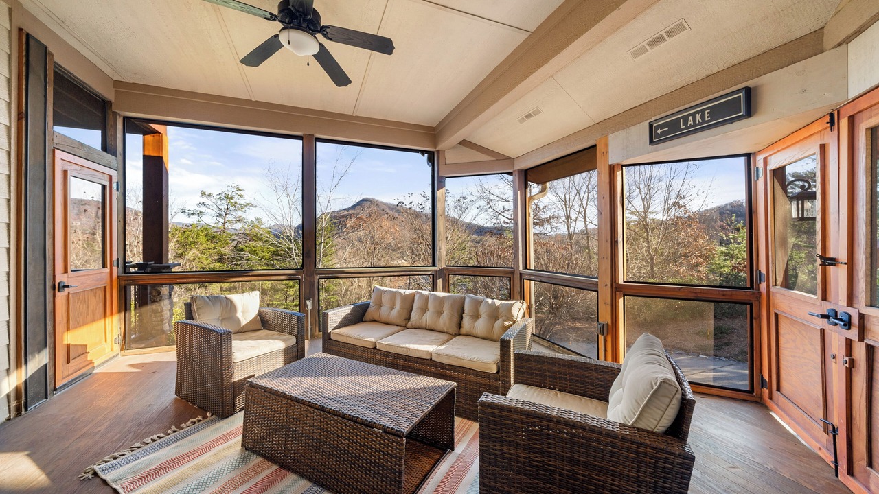 Photo of Livingroom in Lake Lure