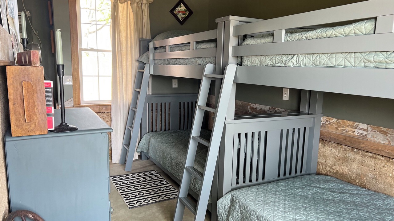 Photo of Bedroom in Shelby