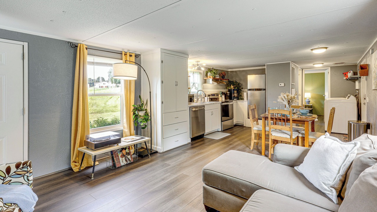 Photo of Livingroom in Taylorsville