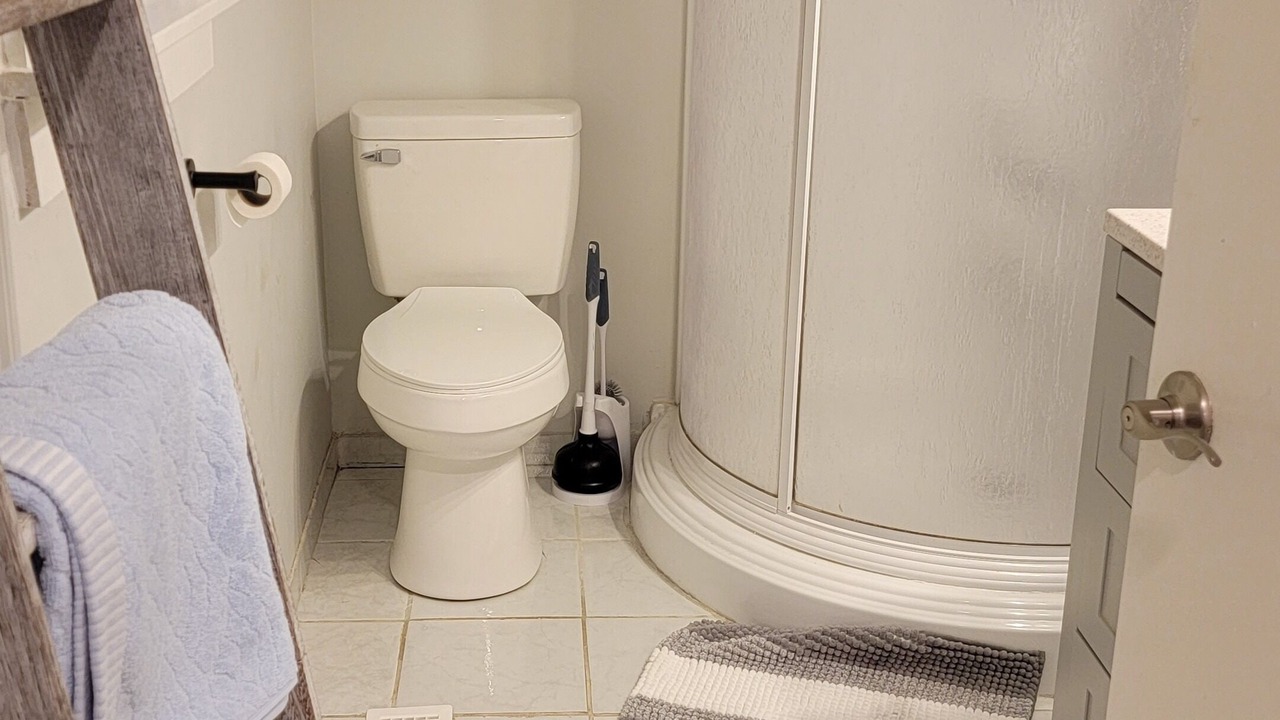 Photo of Bathroom in College Heights - Clifton