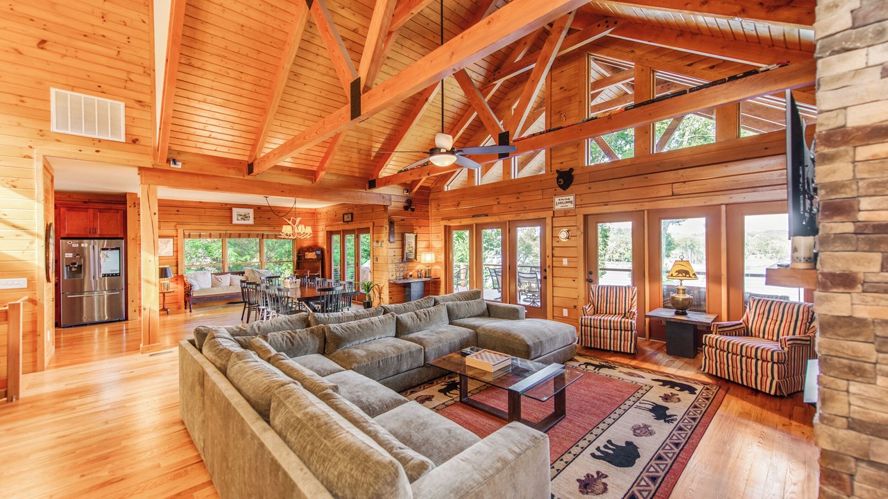 Photo of Livingroom in Dixie - Berryhill