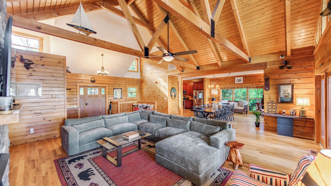 Photo of Livingroom in Dixie - Berryhill