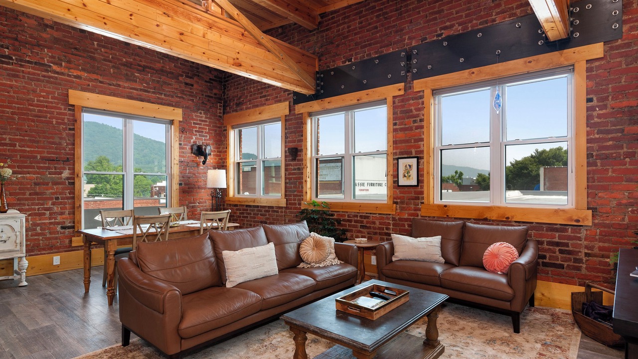 Photo of Livingroom in Waynesville