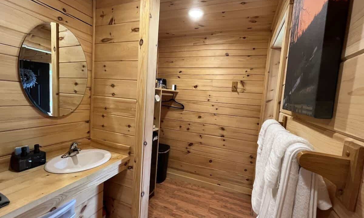 Photo of Others in Floyd