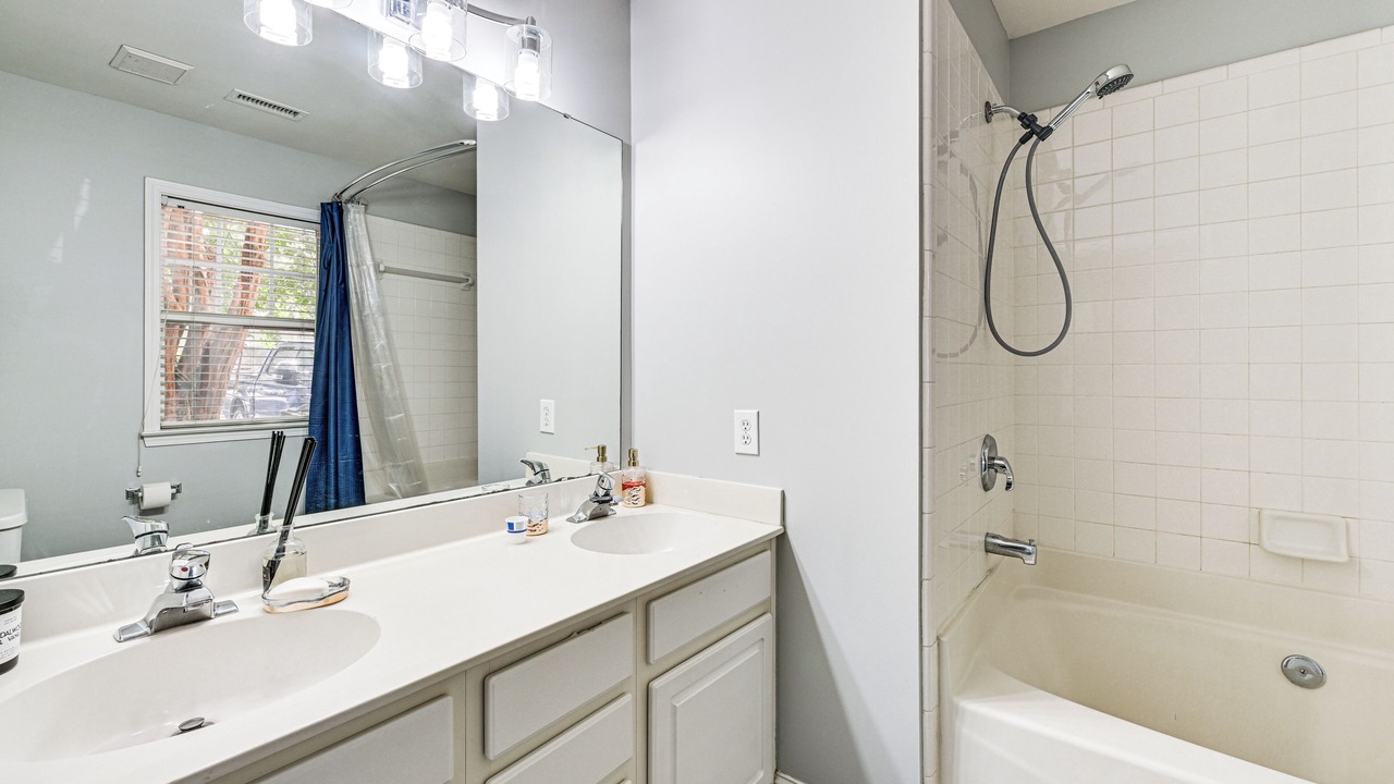 Photo of Bathroom in Third Ward