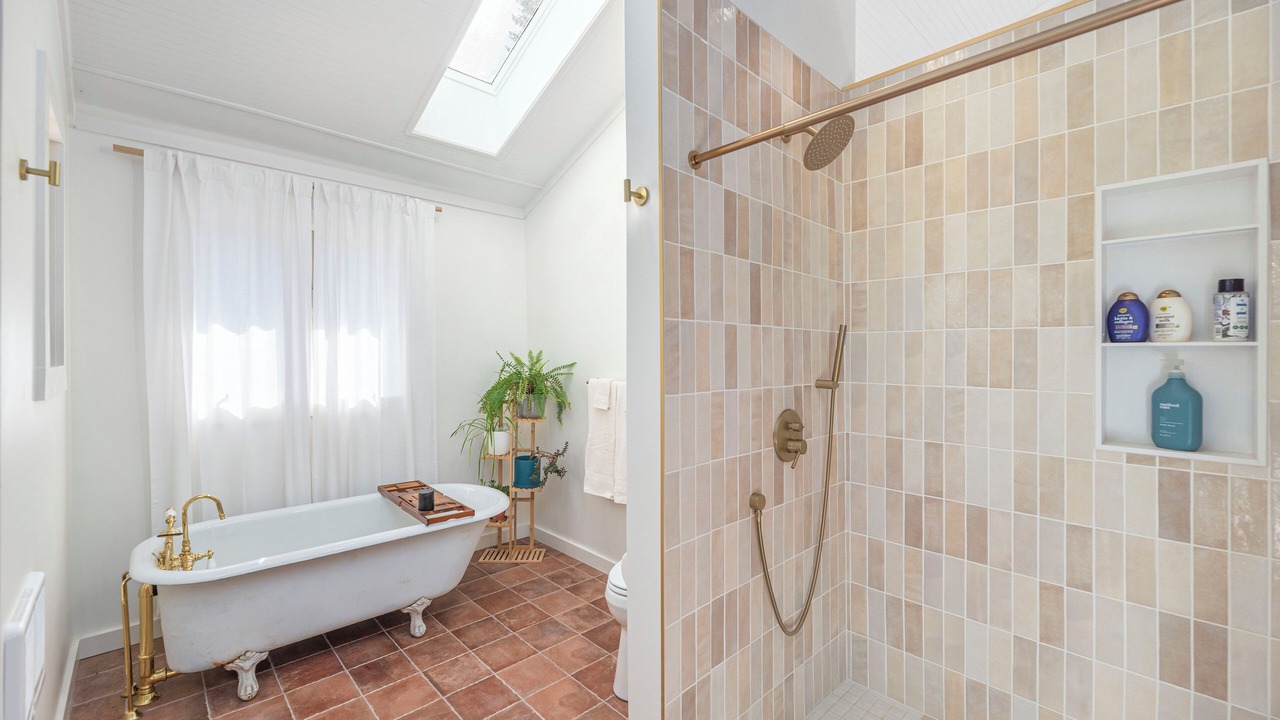 Photo of Bathroom in Alexander