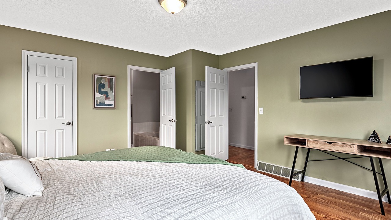 Photo of Bedroom in Weaverville