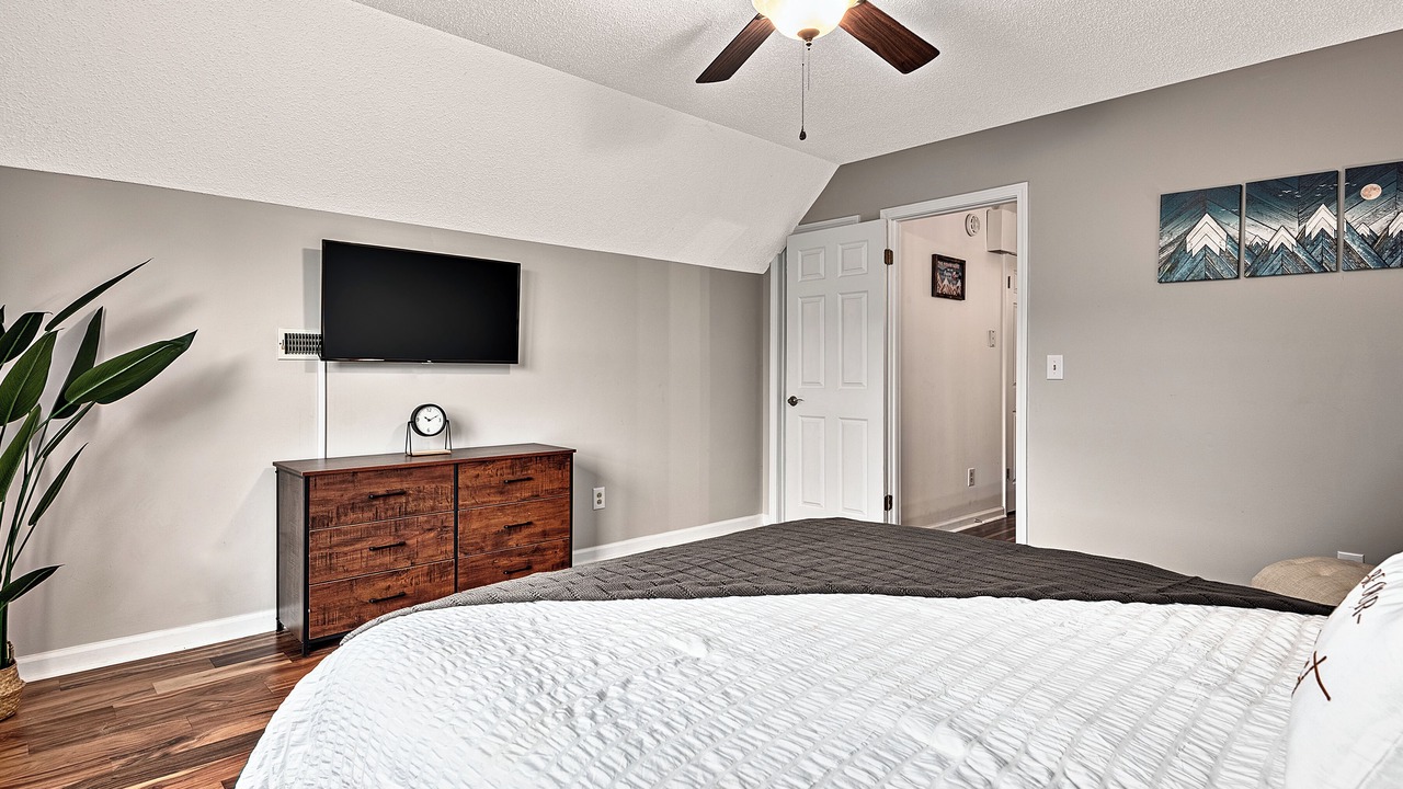 Photo of Bedroom in Weaverville