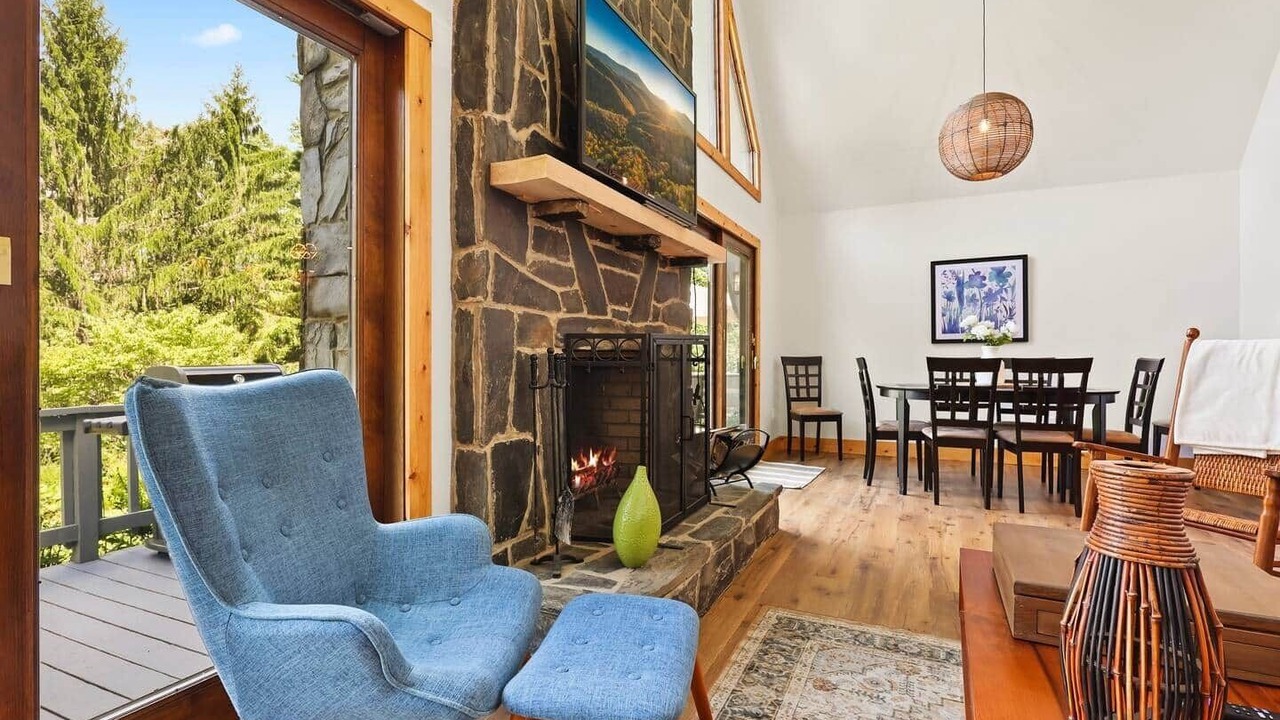 Photo of Livingroom in Warrensville