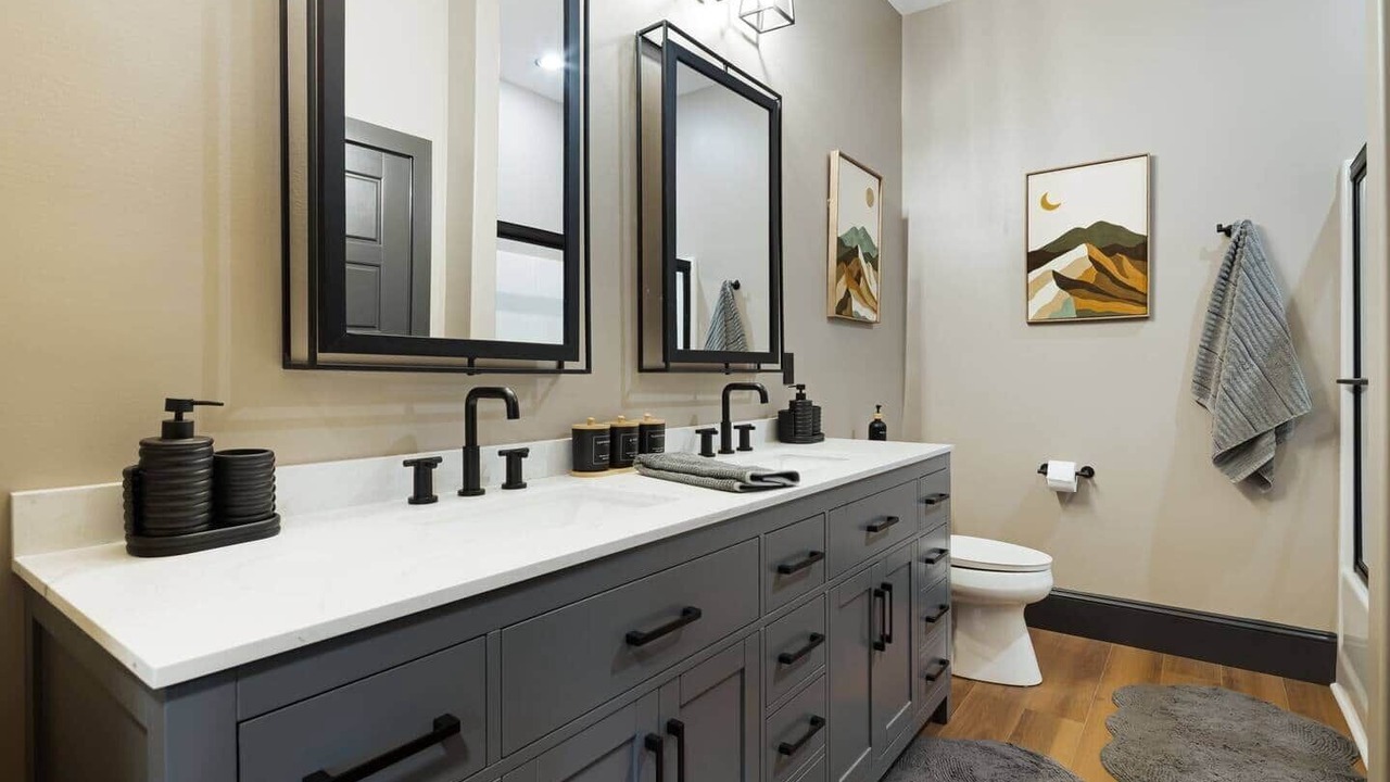 Photo of Bathroom in Tuxedo