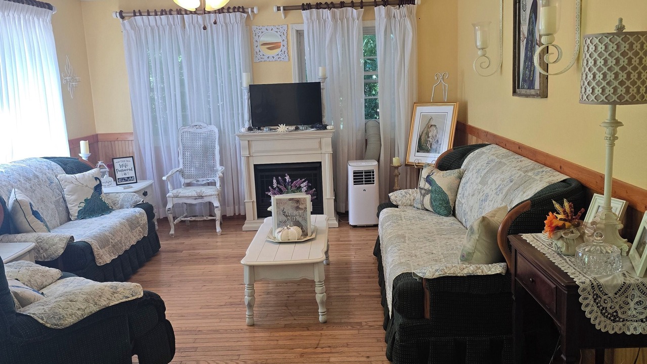 Photo of Livingroom in Burnsville