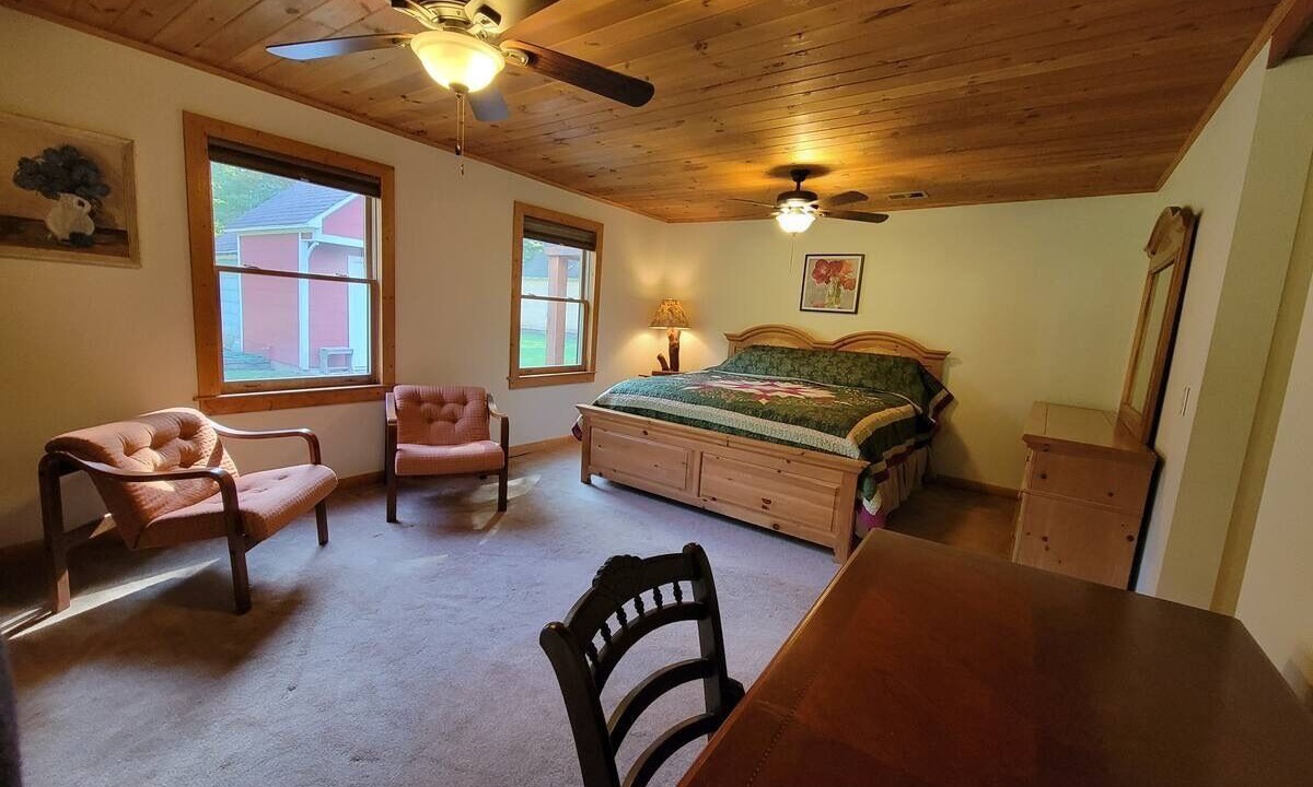 Photo of Bedroom in Boomer