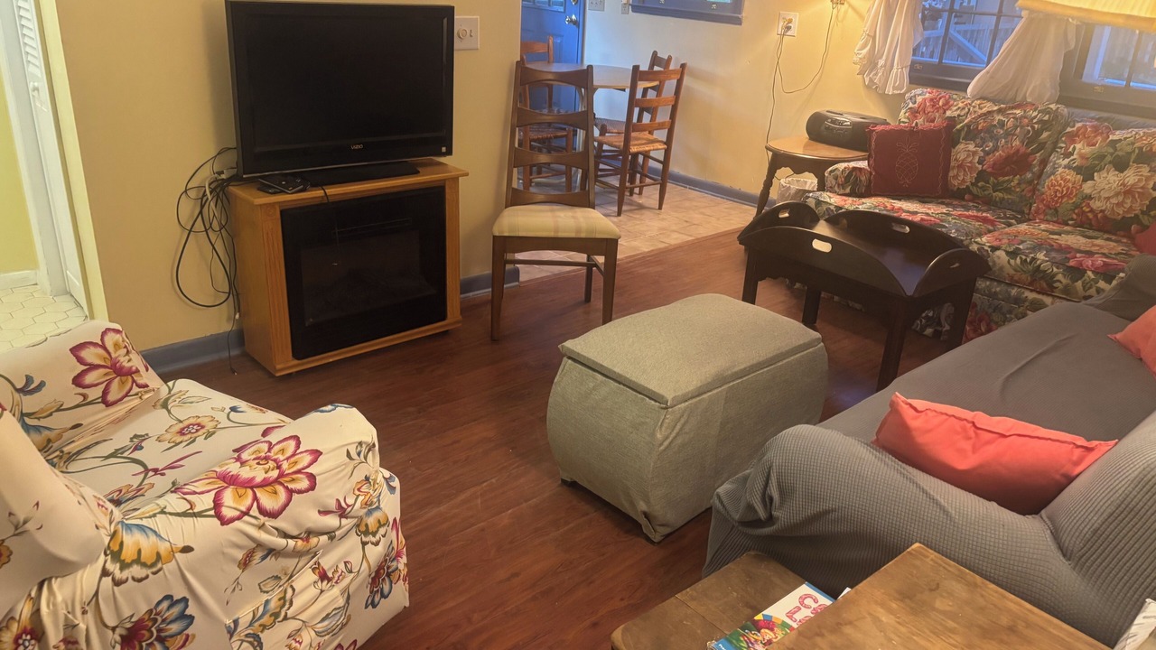 Photo of Livingroom in McMillan Hidden Valley