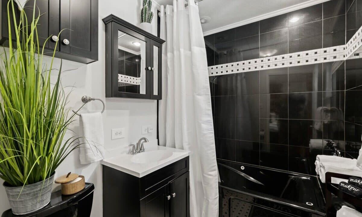 Photo of Bathroom in Candler