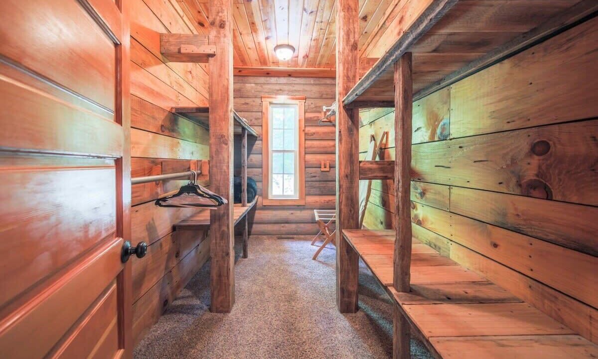 Photo of Bedroom in Mars Hill