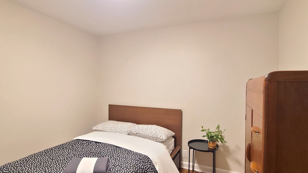 Photo of Bedroom in Sharon Woods
