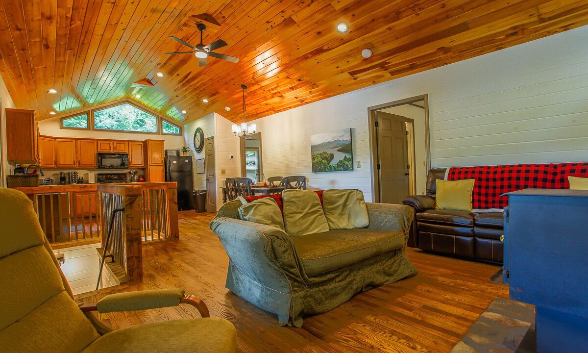 Photo of Livingroom in Robbinsville