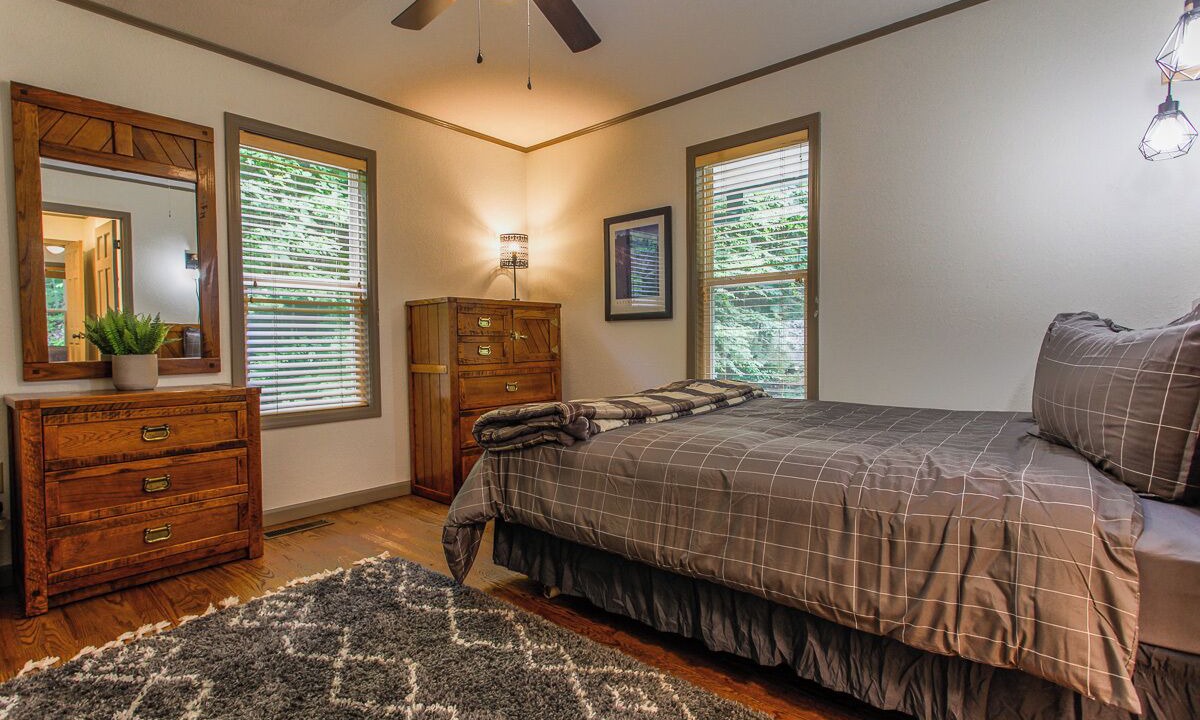 Photo of Bedroom in Robbinsville
