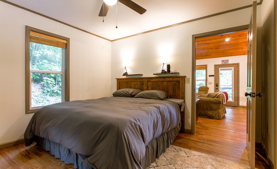 Photo of Bedroom in Robbinsville