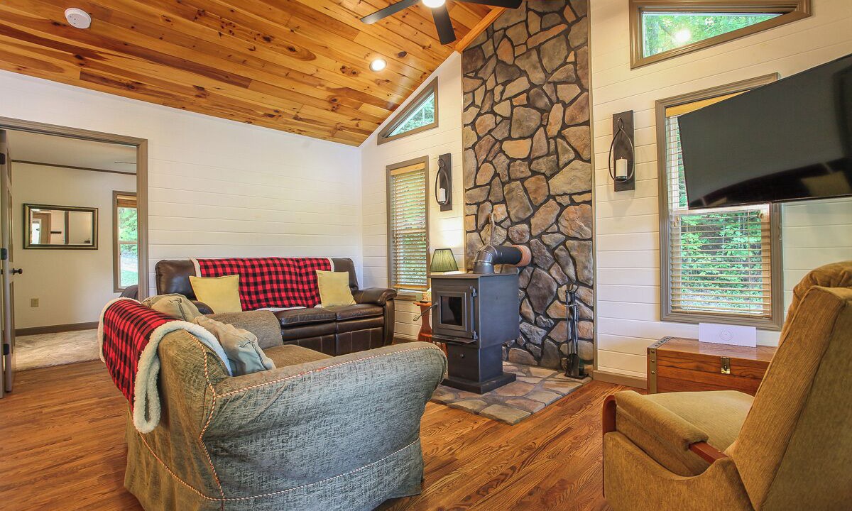 Photo of Livingroom in Robbinsville