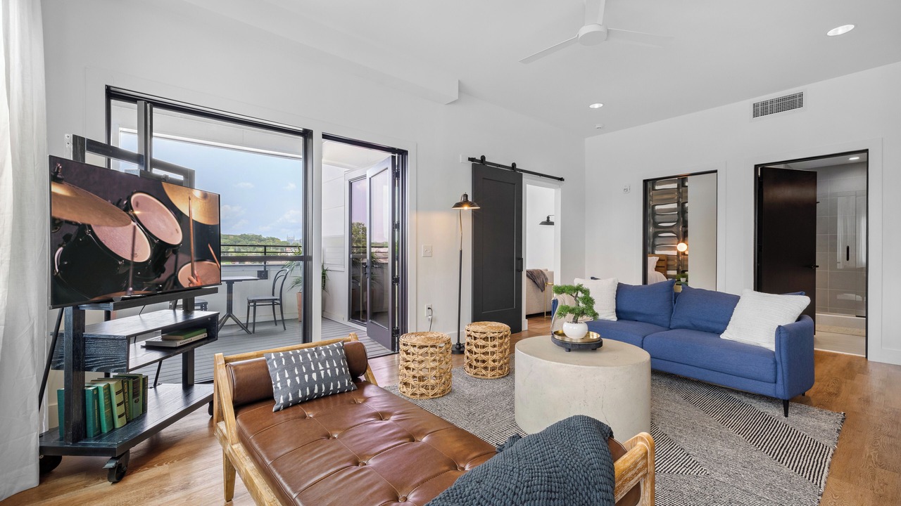 Photo of Livingroom in Historic Waverly