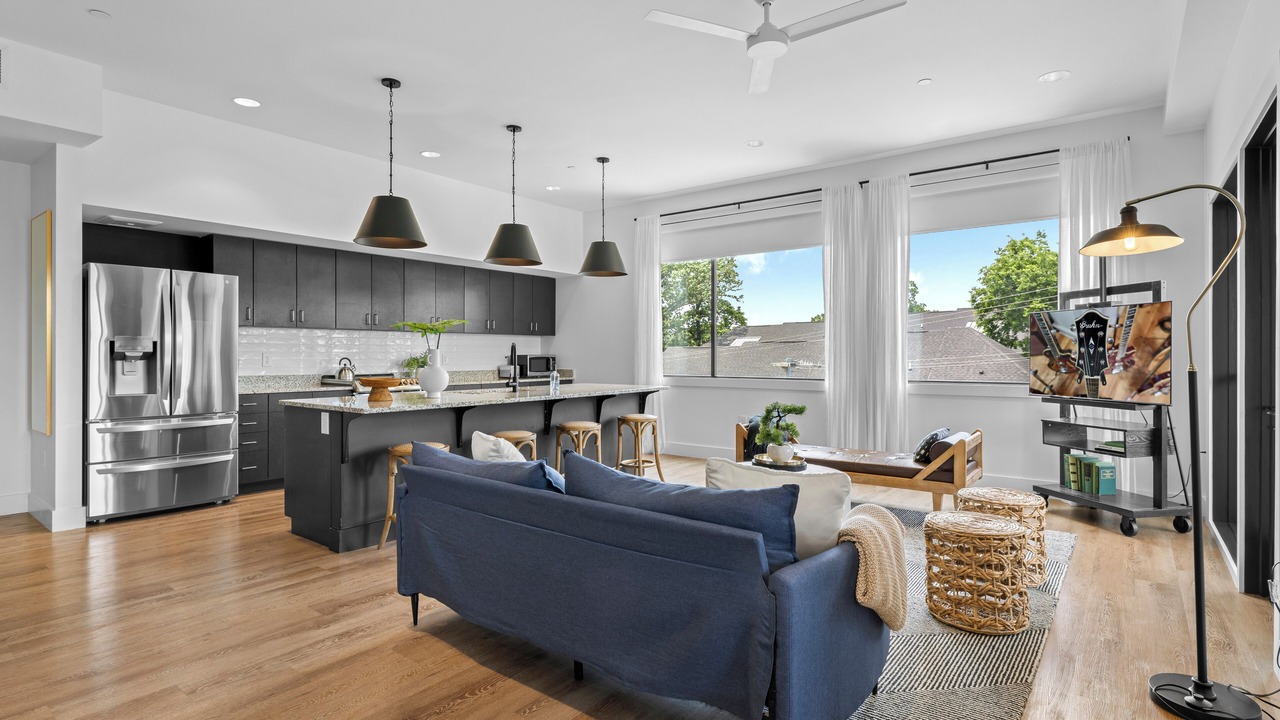 Photo of Livingroom in Historic Waverly