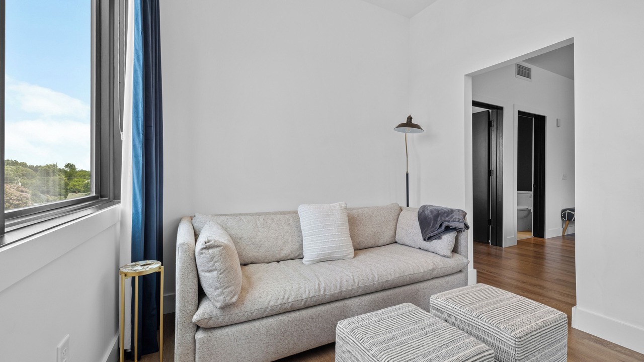 Photo of Livingroom in Historic Waverly