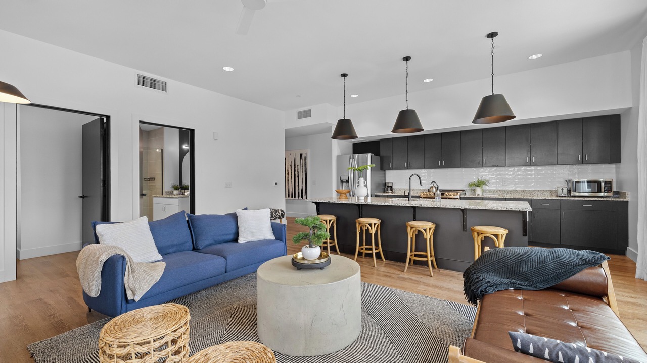 Photo of Livingroom in Historic Waverly