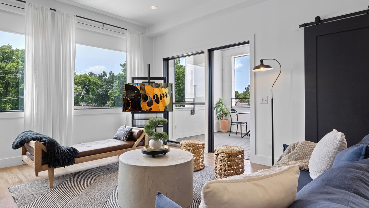 Photo of Livingroom in Historic Waverly