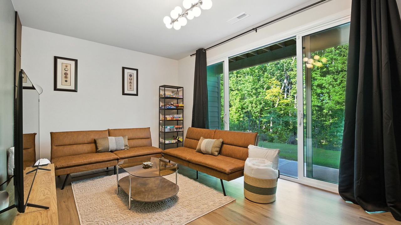 Photo of Livingroom in Northwest Raleigh