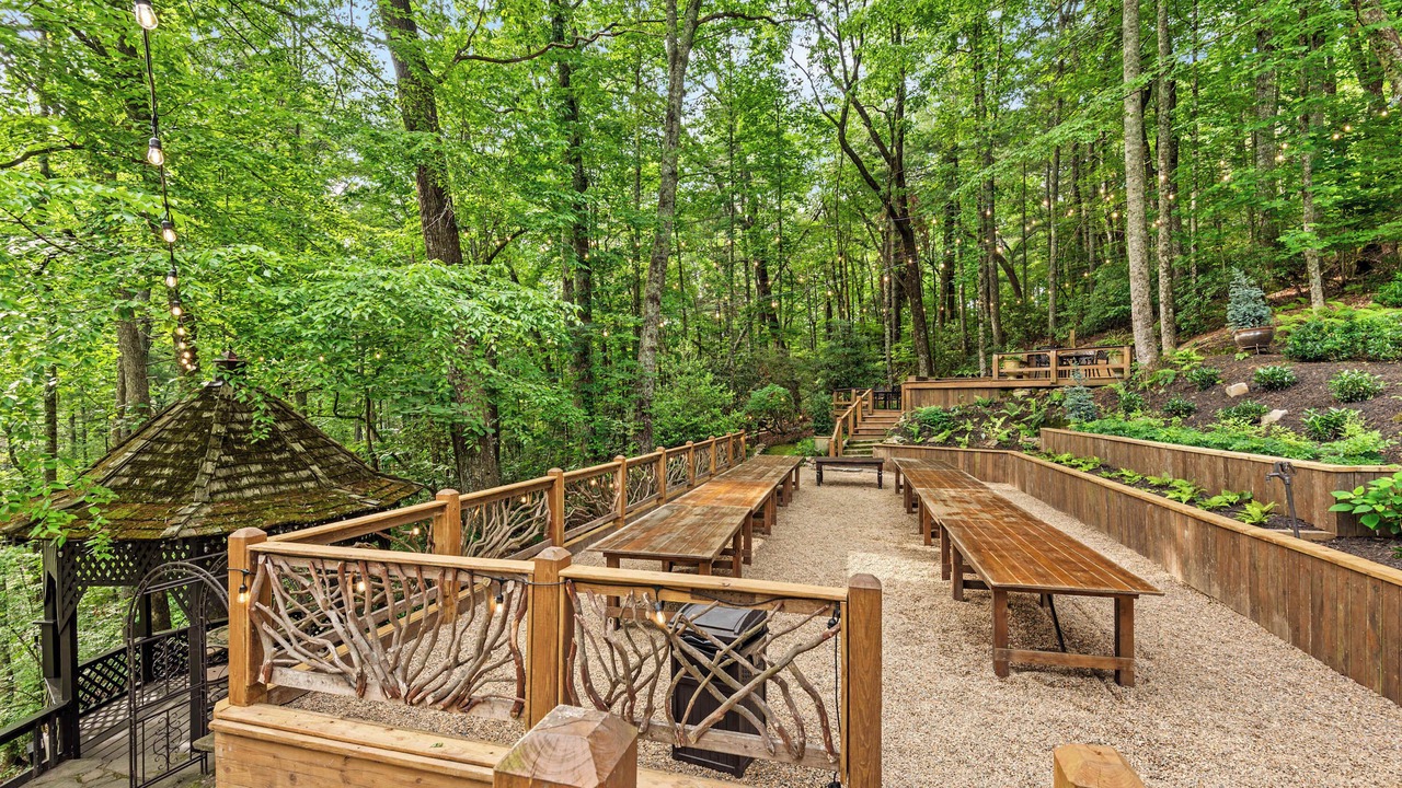 Photo of Outdoor in Hendersonville