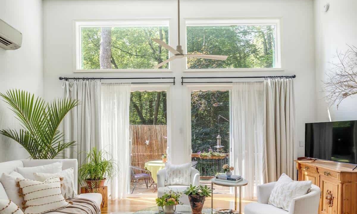 Photo of Livingroom in Hendersonville
