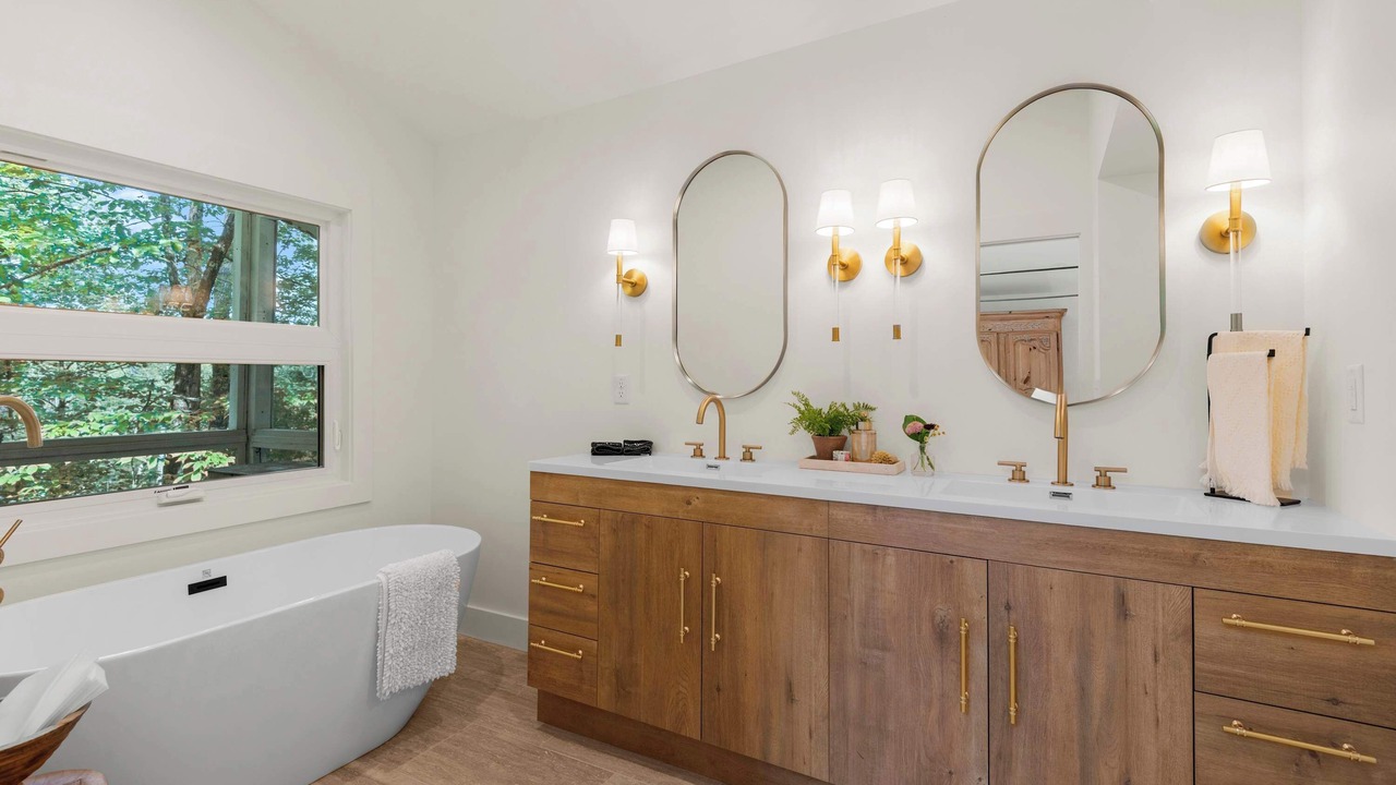 Photo of Bathroom in Hendersonville
