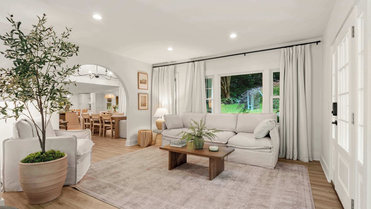 Photo of Livingroom in Hendersonville
