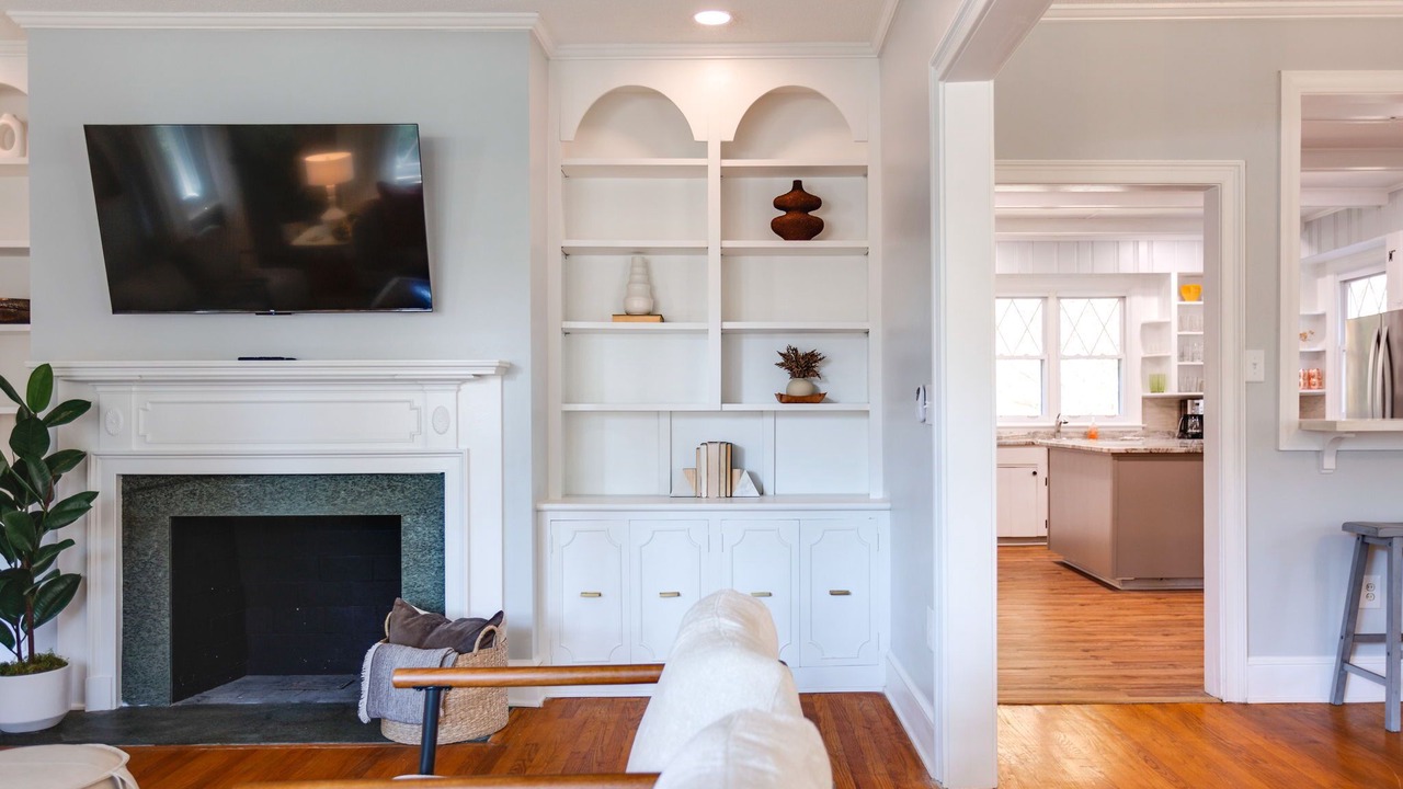 Photo of Livingroom in Northwest Raleigh