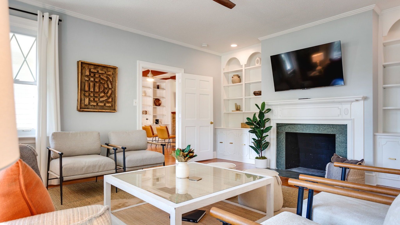 Photo of Livingroom in Northwest Raleigh