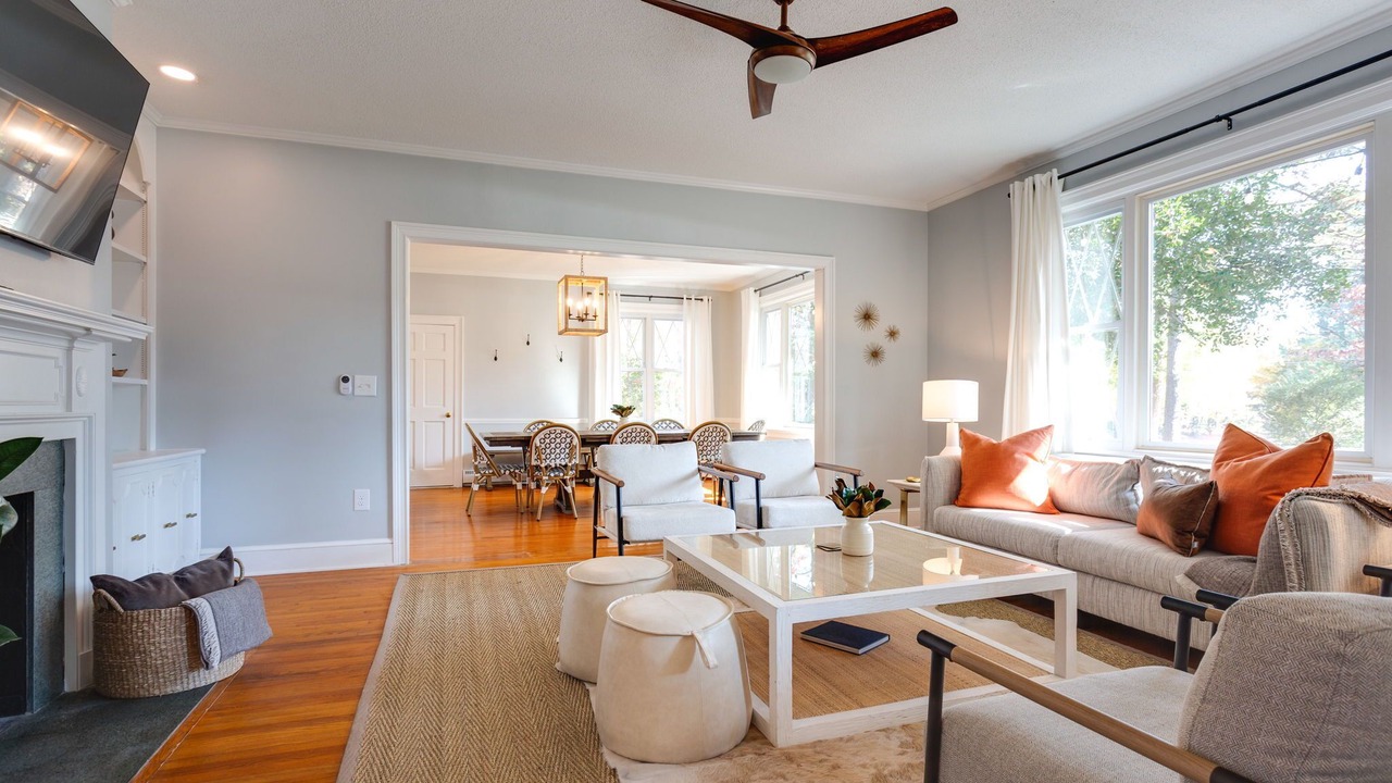 Photo of Livingroom in Northwest Raleigh