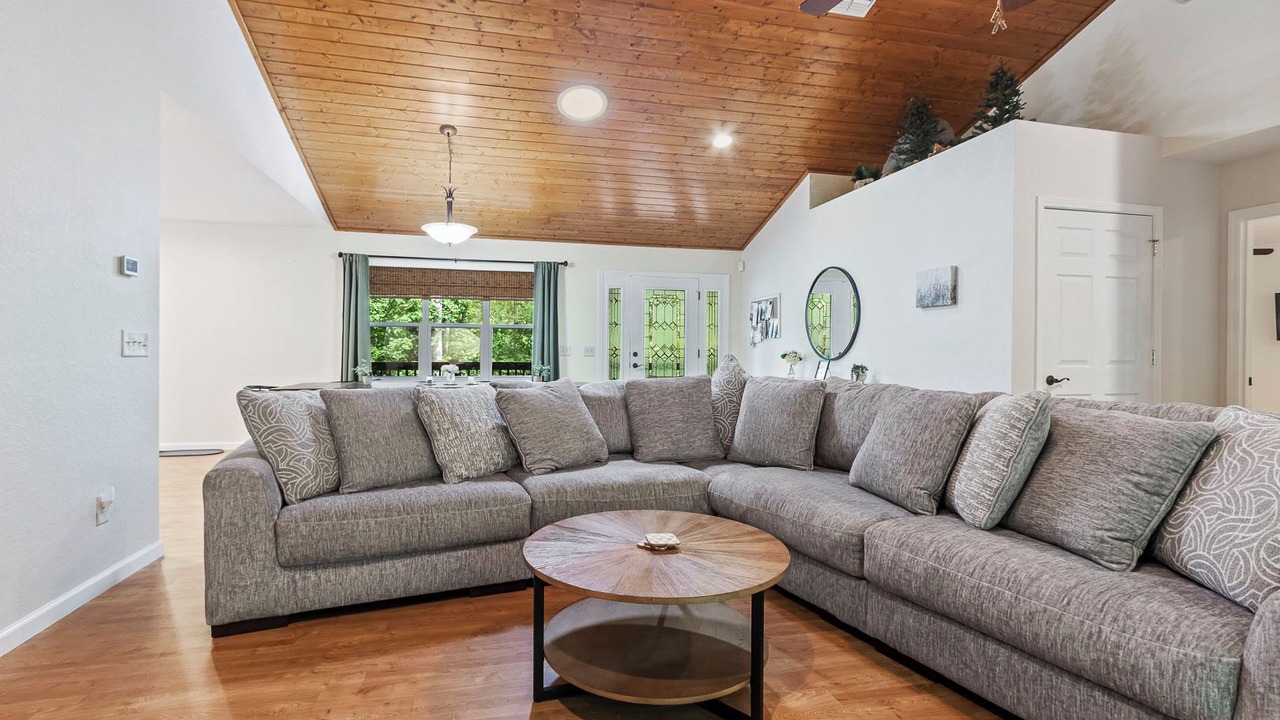 Photo of Livingroom in Brasstown