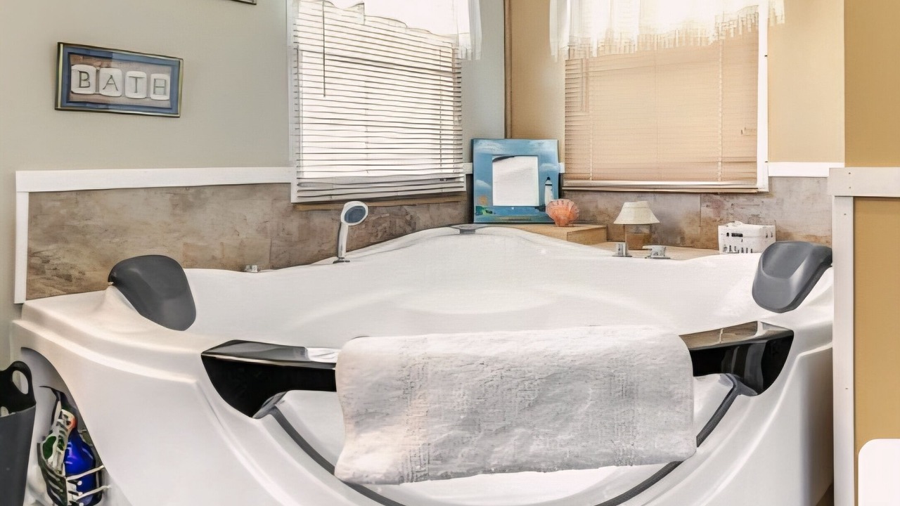 Photo of Bathroom in Carteret County