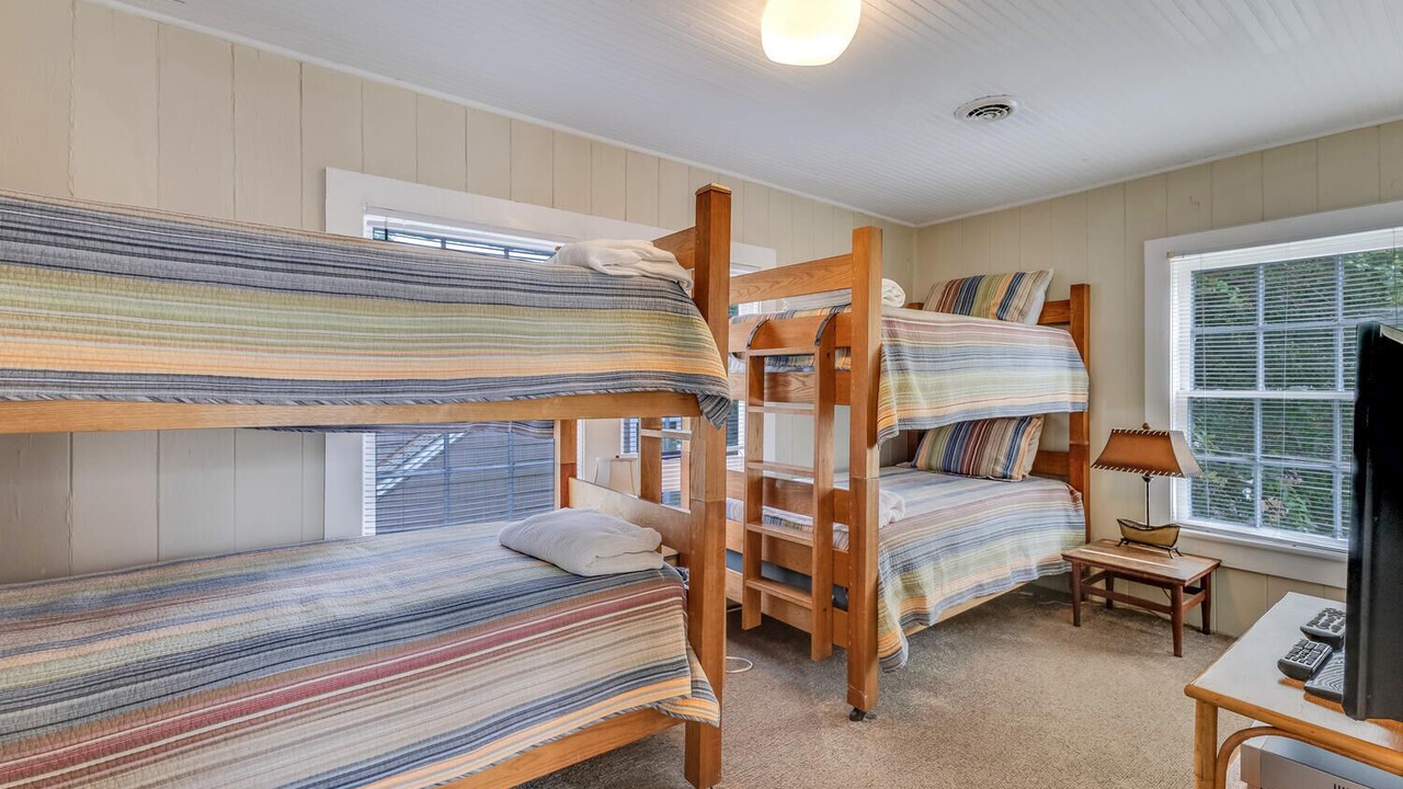 Photo of Bedroom in Lake Waccamaw