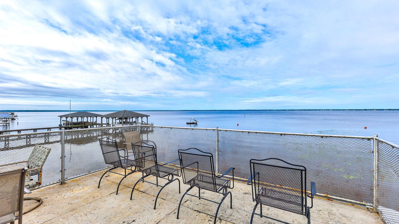 Photo of Patio Balcony in Lake Waccamaw