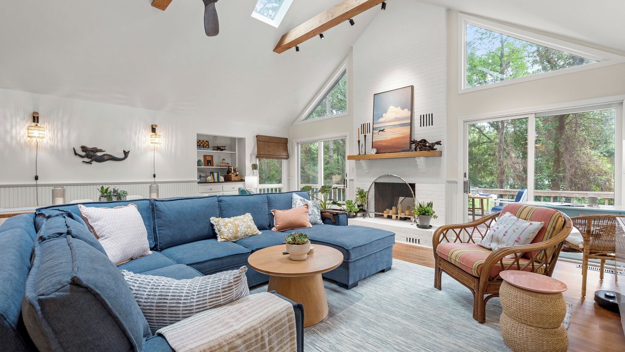 Photo of Livingroom in Southern Shores
