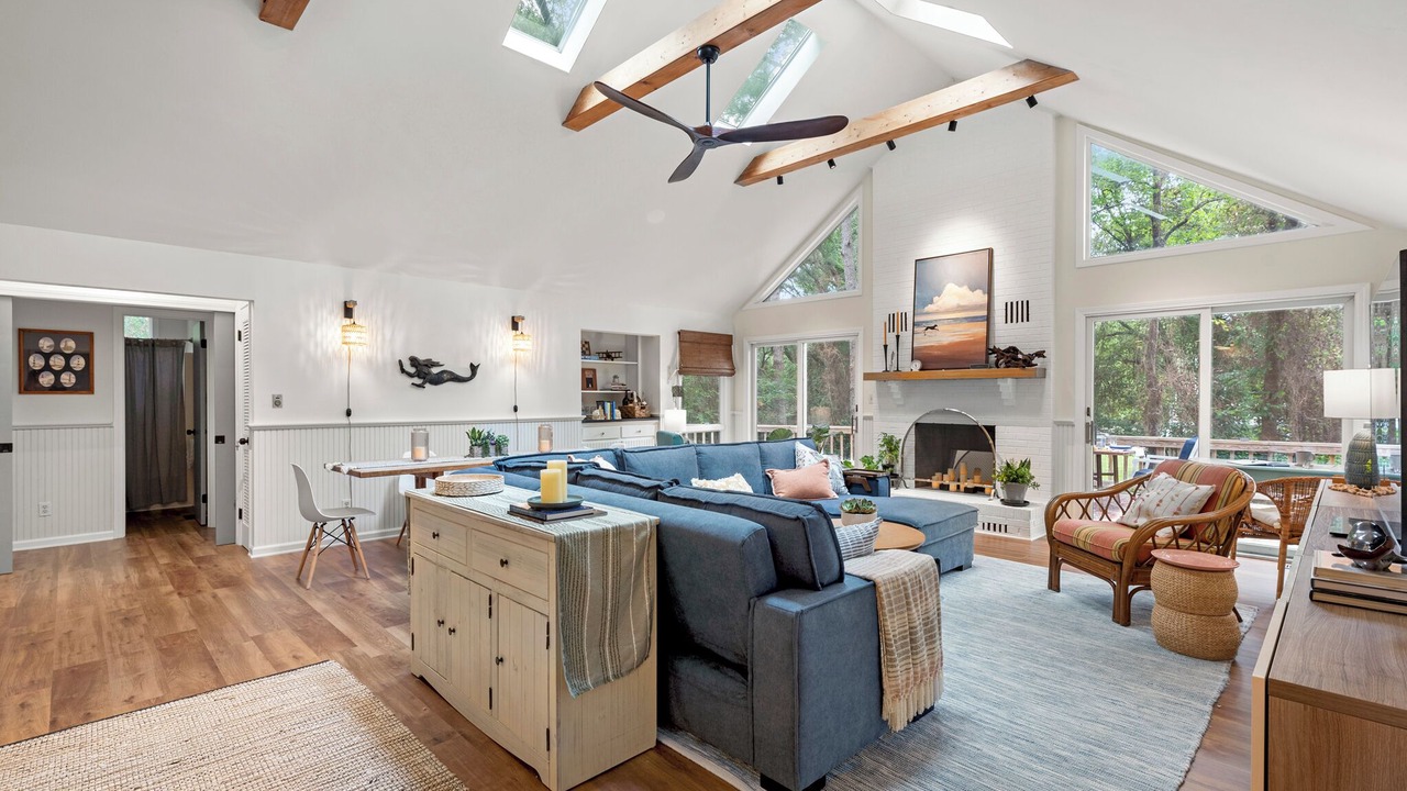 Photo of Livingroom in Southern Shores