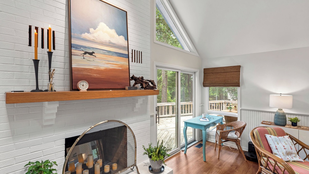Photo of Livingroom in Southern Shores