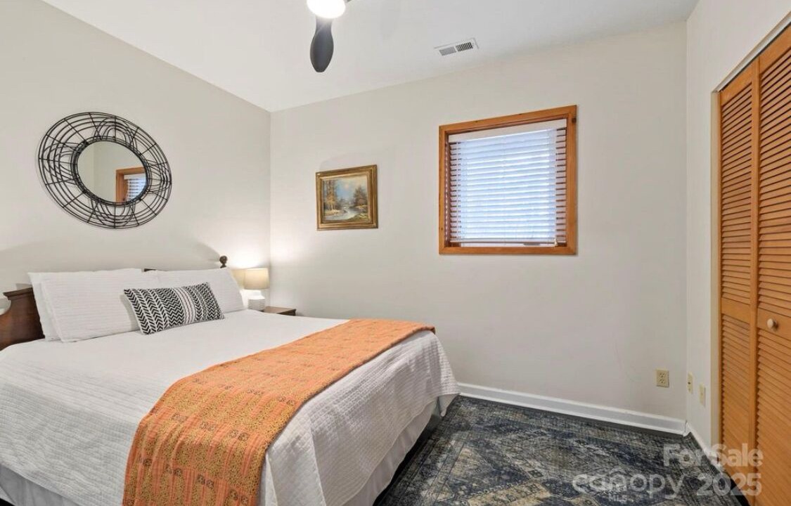 Photo of Bedroom in Lake Toxaway