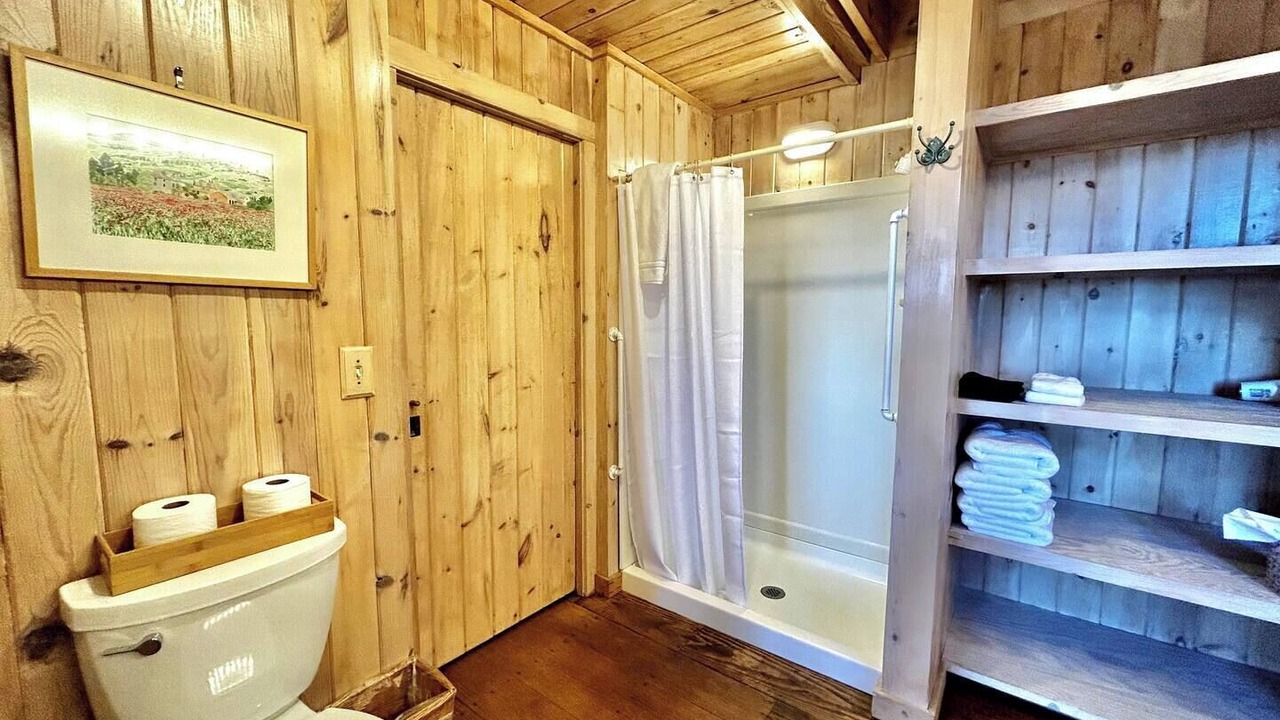 Photo of Bathroom in Scaly Mountain