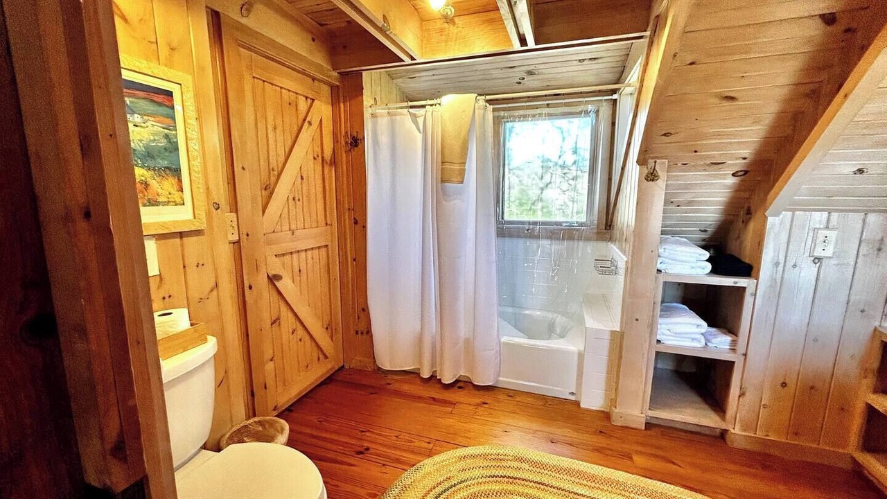 Photo of Bathroom in Scaly Mountain