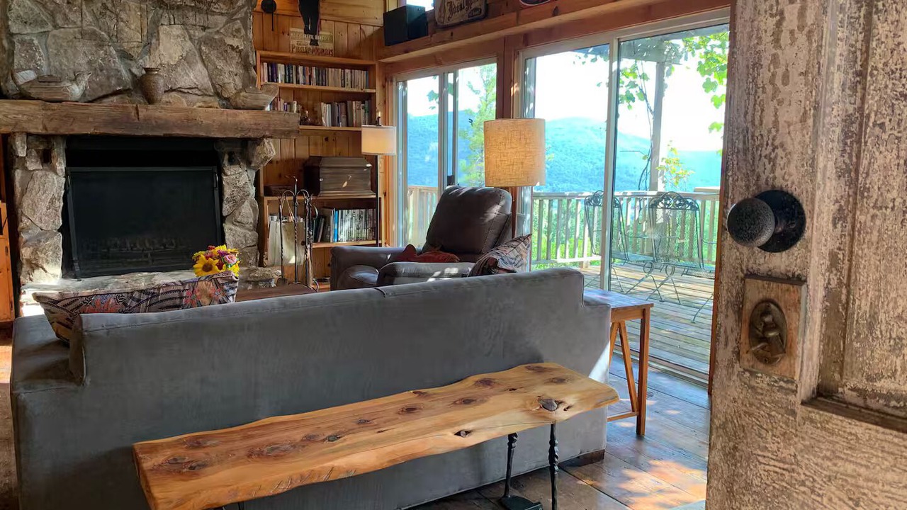 Photo of Livingroom in Scaly Mountain