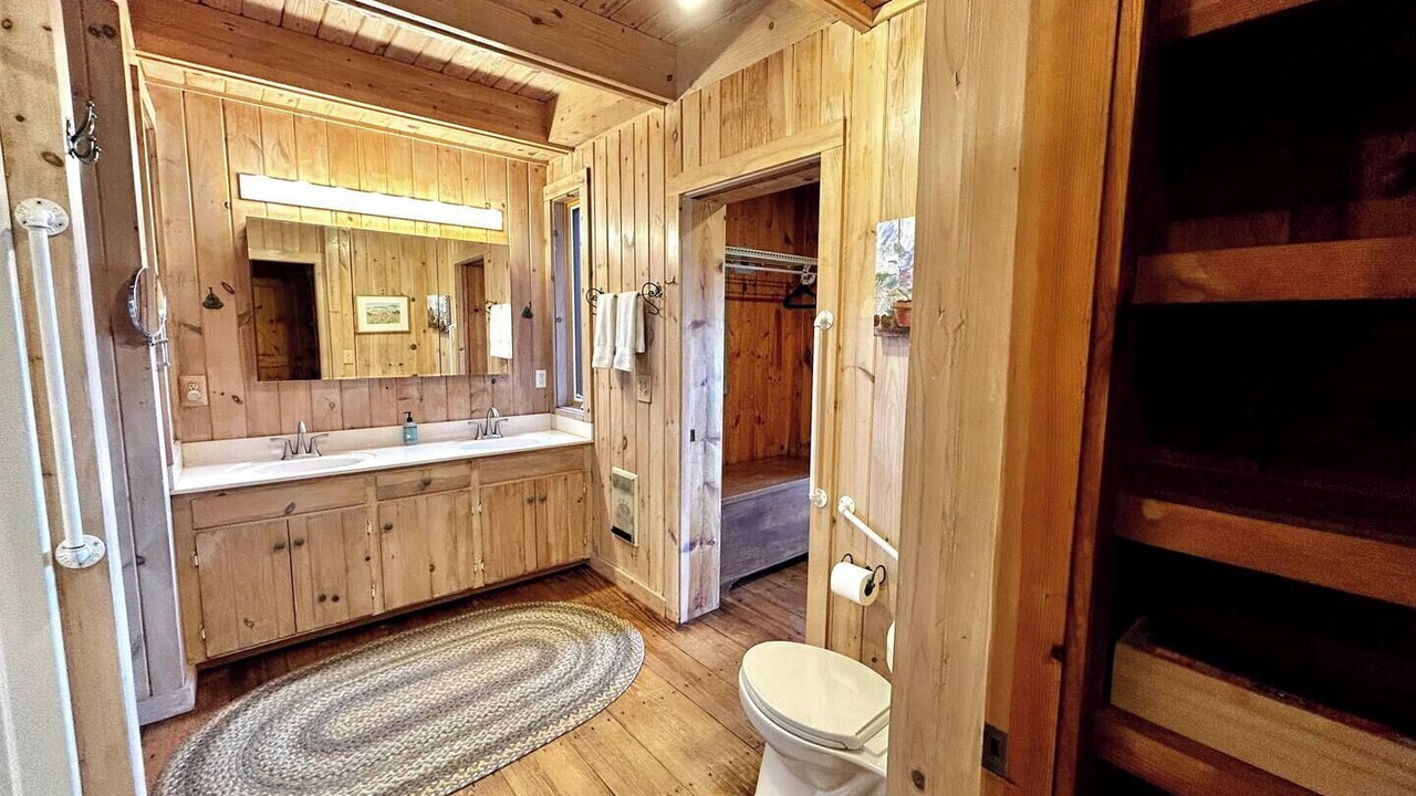 Photo of Bathroom in Scaly Mountain