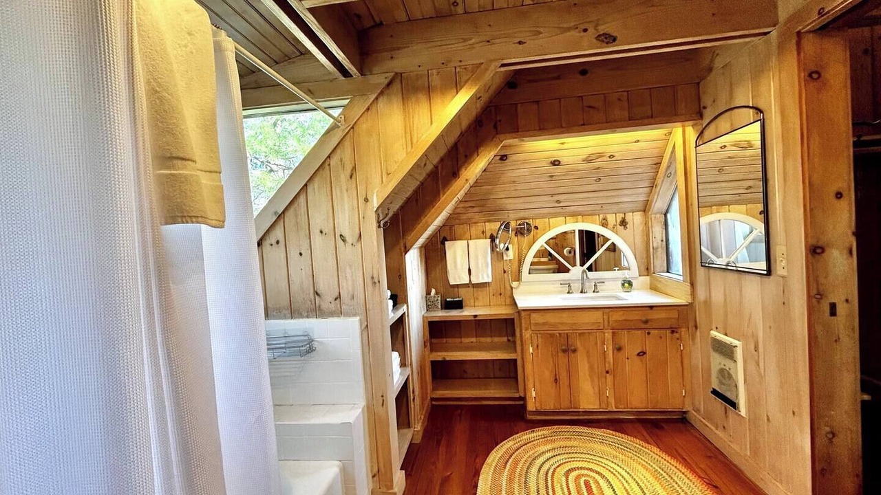Photo of Bathroom in Scaly Mountain